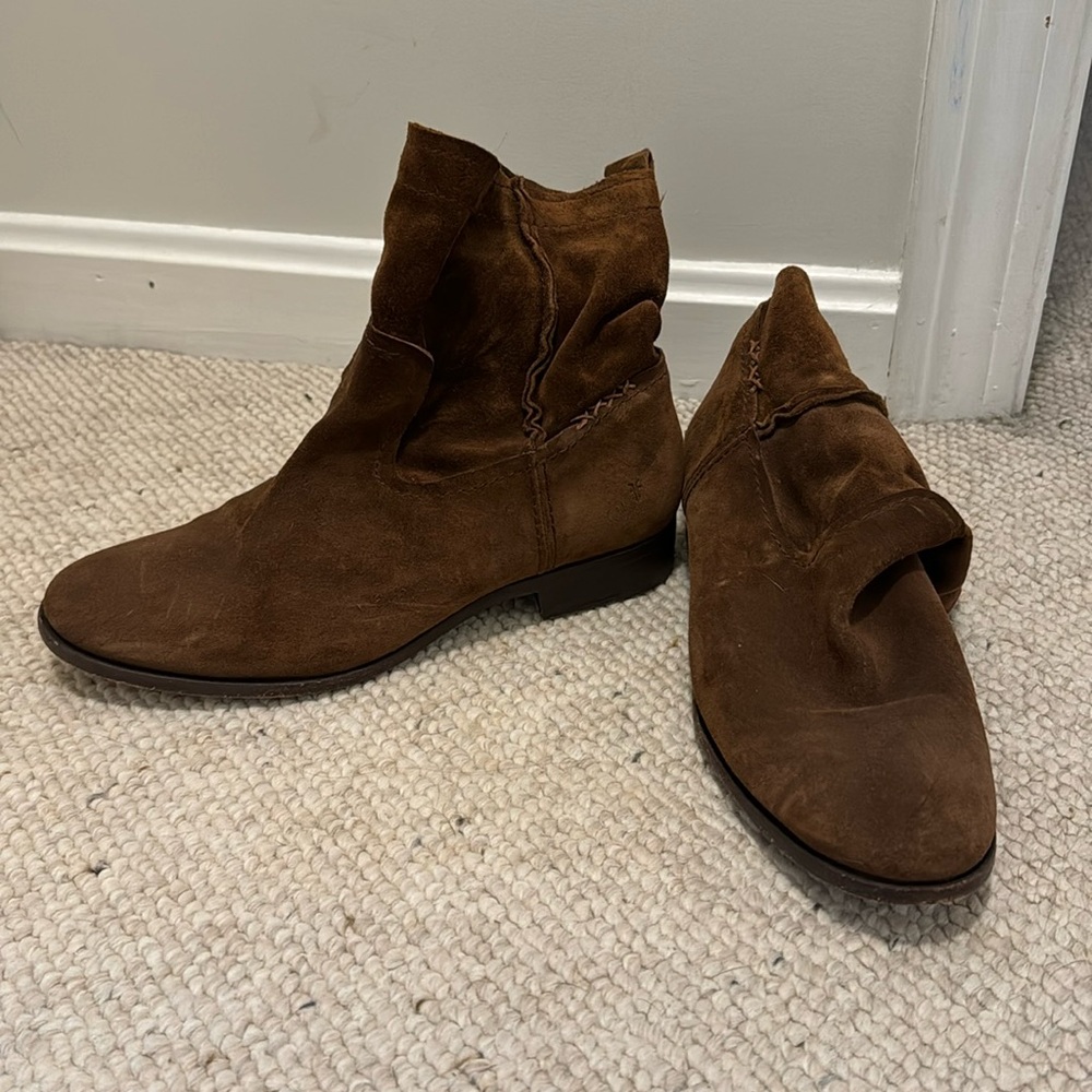 Brown suede Frye boots
